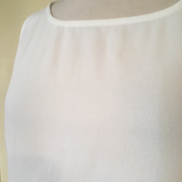 Scalloped Hem Sleeveless Shift Dress Ivory - Picture 3 of 4